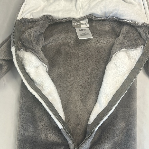 Penelope Baby Mack - grey and white fuzzy One piece bunting bag. Sz 0-3  months - Picture 5 of 8